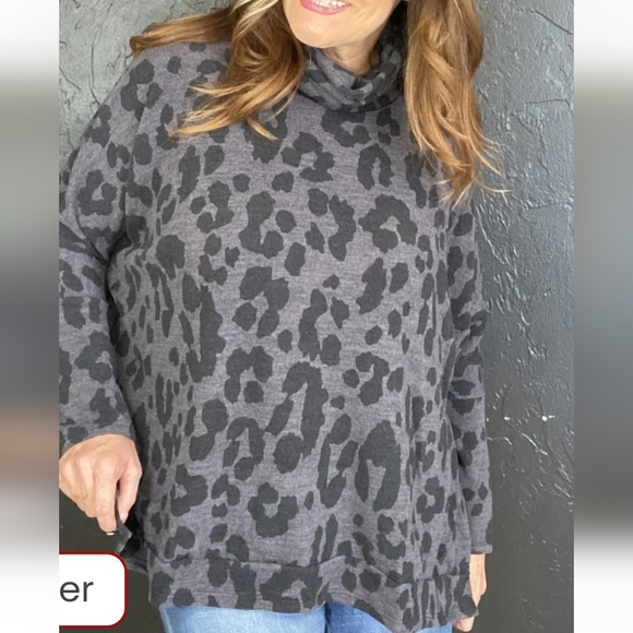 Size 2x leopard print turtle neck - Picture 1 of 4